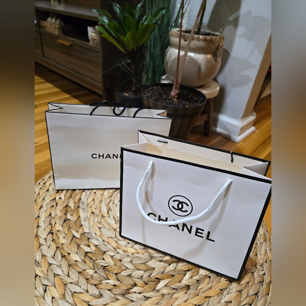 4 different styles Channel shopping bags